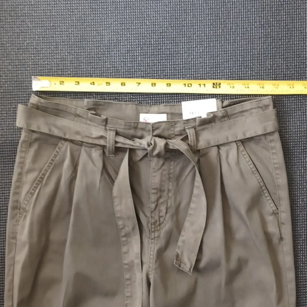 NWT - Size 11 green pants. "High-Rise Mom Pant". Light weight casual. Summer. - Picture 6 of 15